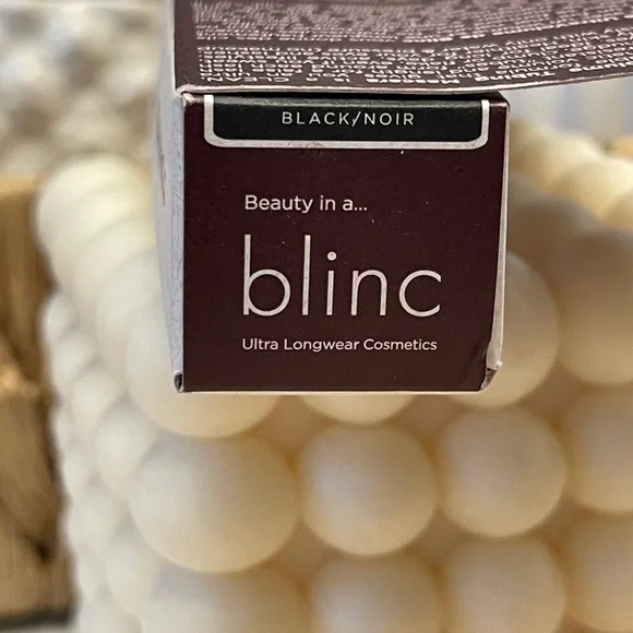 BLINC COSMETICS UltraVolume Tubing Mascara - Black - Picture 13 of 13